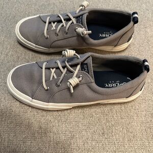 Sz 9 Skerry women's Gray Casual Shoes